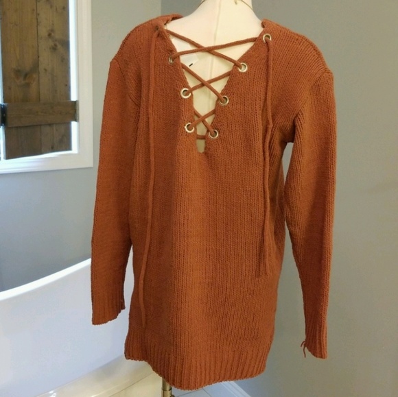 NWT Entro sweater - CUTE BACK ALERT! - Picture 4 of 4